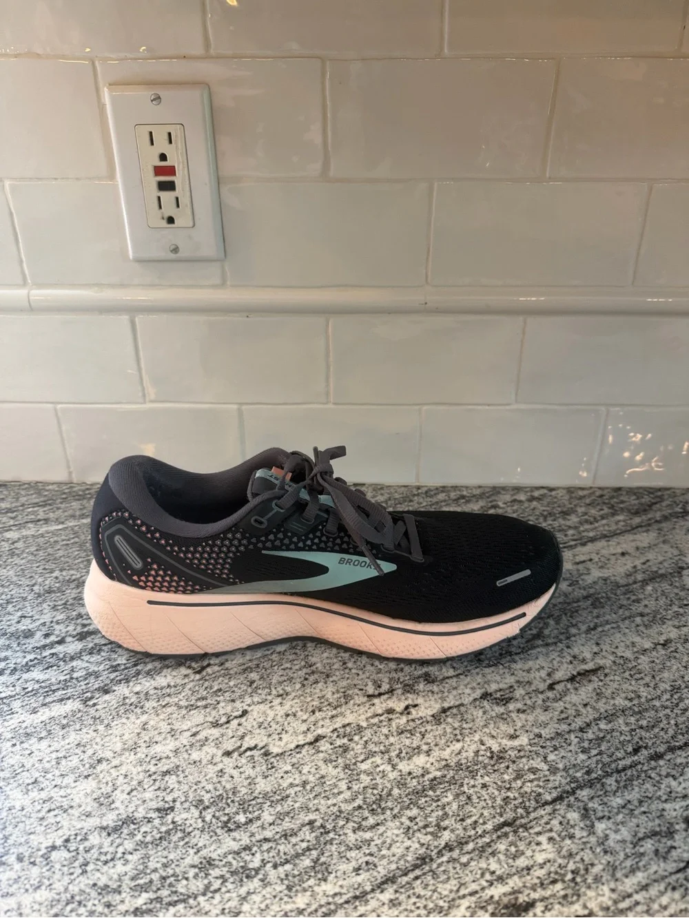 Women’s Brooks Ghost 14 Size 10.5